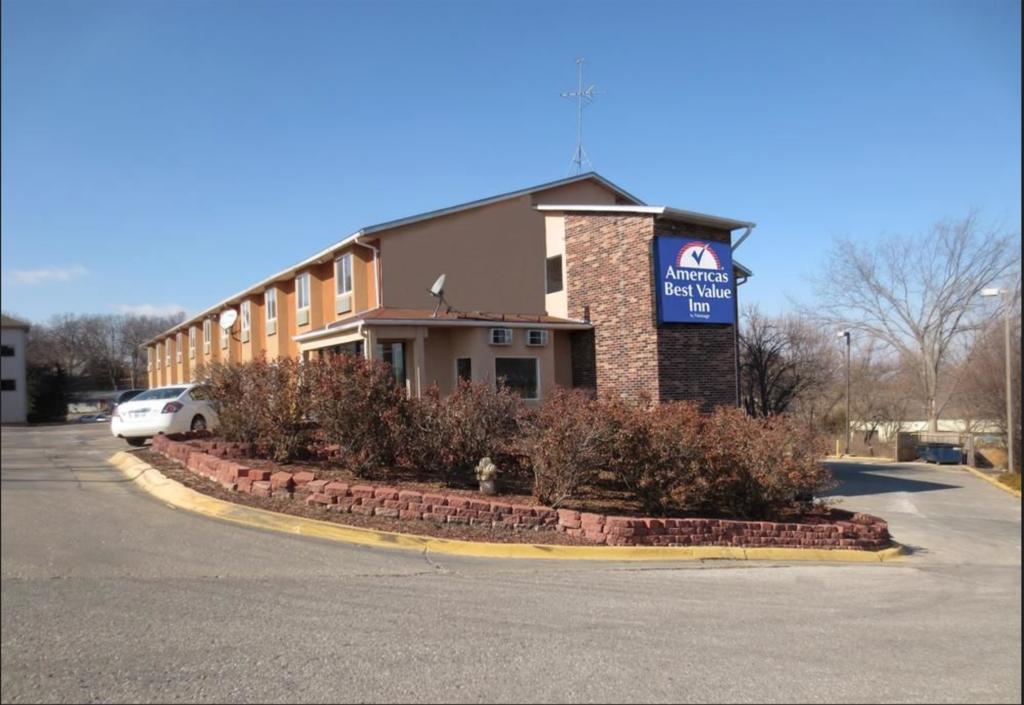 American Best Value Inn Лоренс Екстер'єр фото