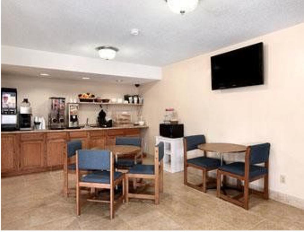 American Best Value Inn Лоренс Екстер'єр фото