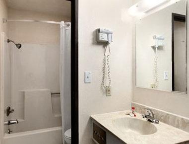 American Best Value Inn Лоренс Екстер'єр фото