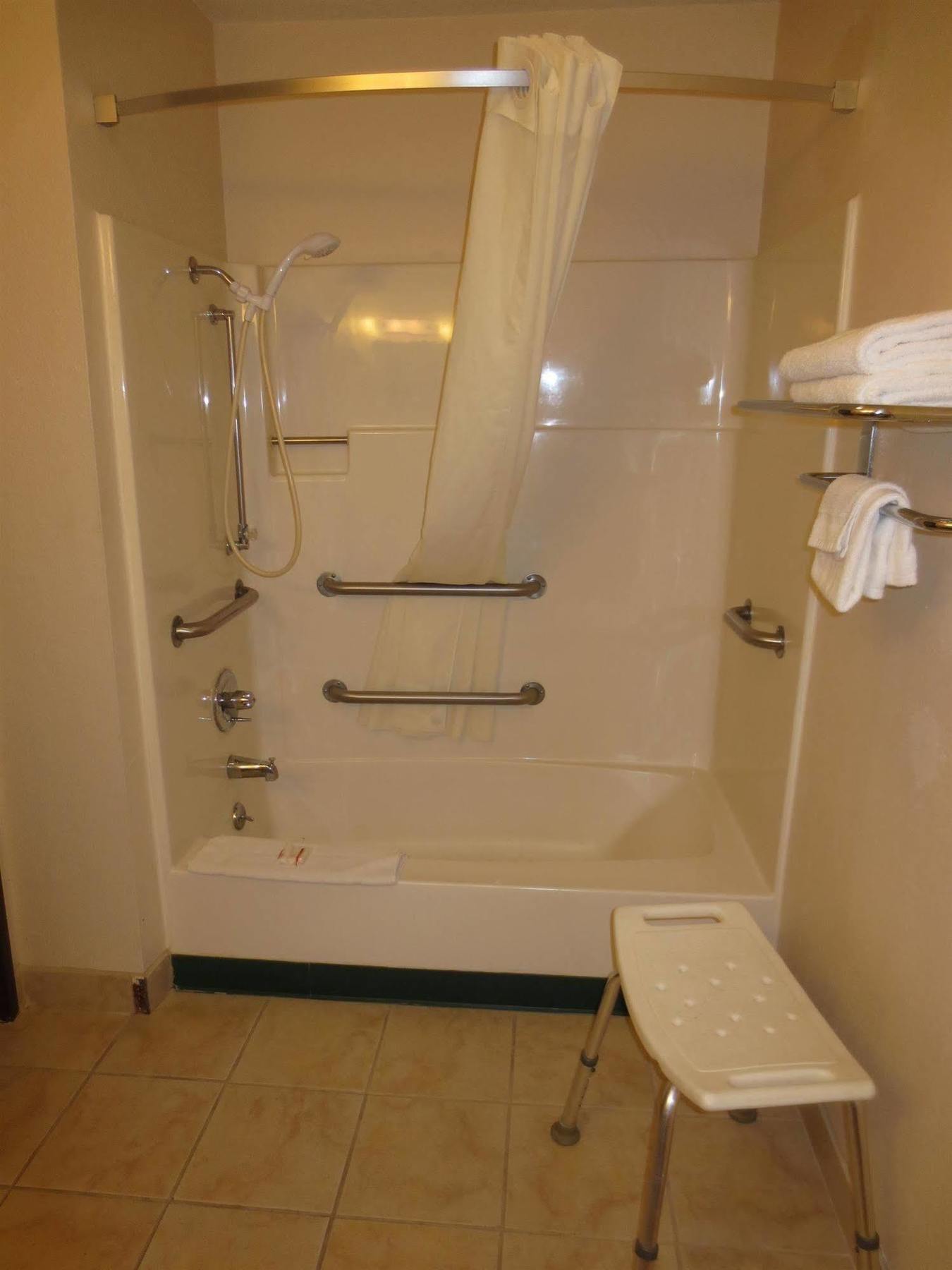 American Best Value Inn Лоренс Екстер'єр фото